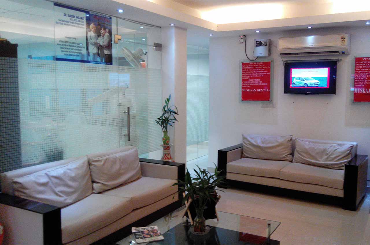 Welcoming reception desk at Muskaan Dentals
