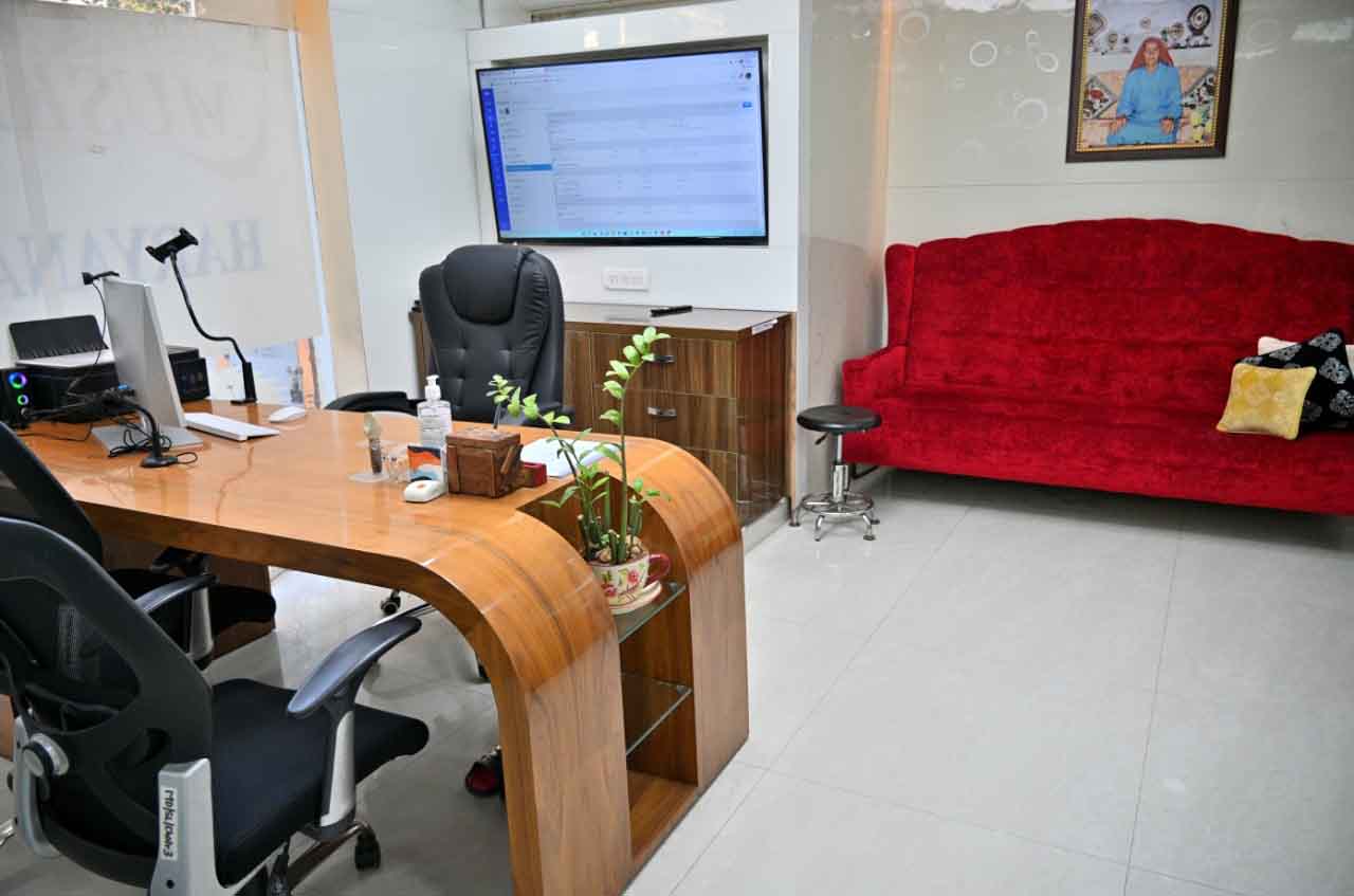 Private consultation room at Muskaan Dentals Gurgaon for treatment discussion