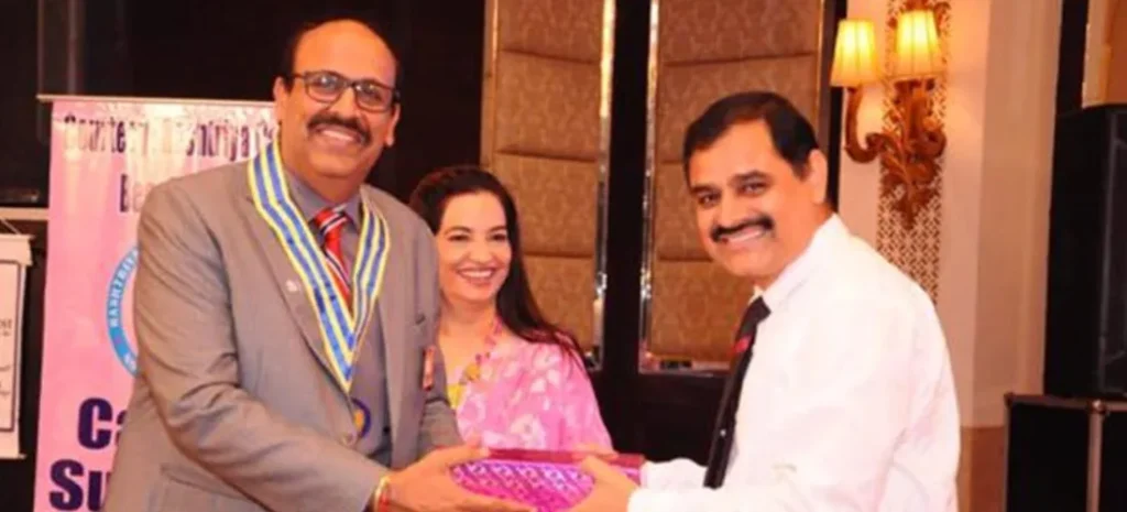 Dr Suresh Ahlawat award recognition — implant specialist Gurgaon
